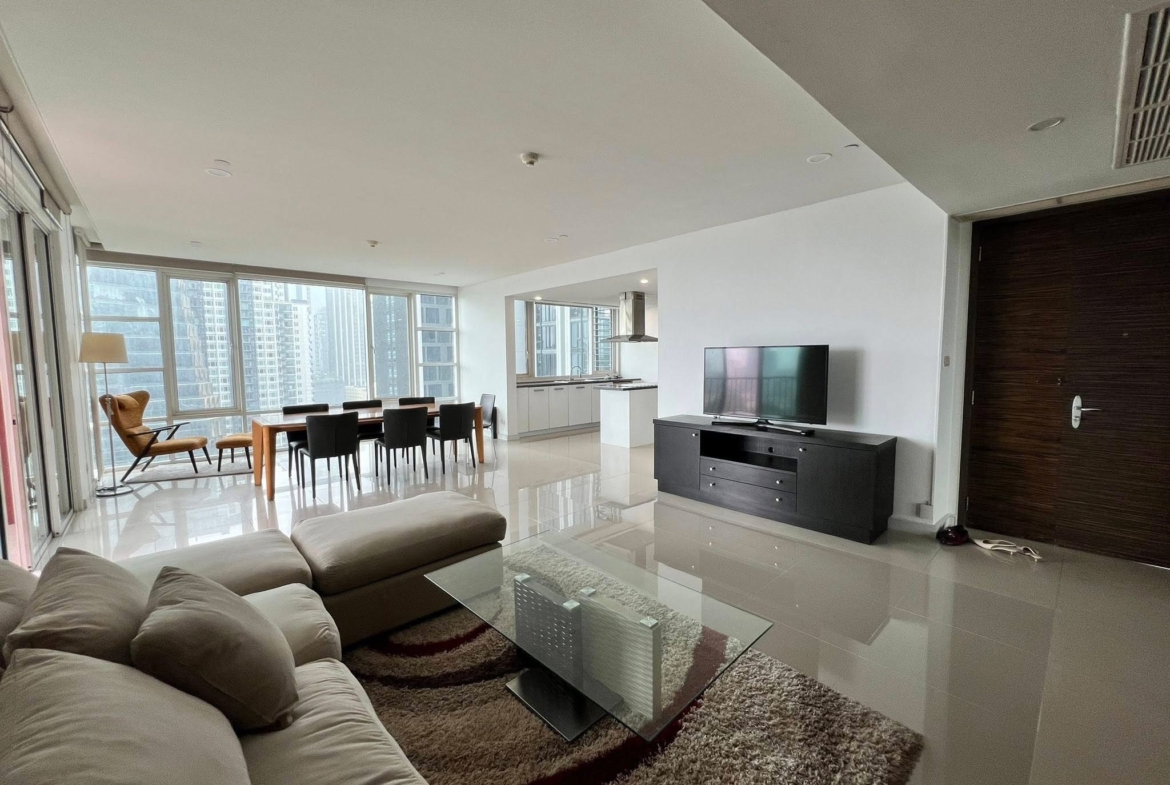 3-Bed 3-Bath 170 sqm Fullerton Sukhumvit Condo Near BTS Ekkamai for Rent 90K THB