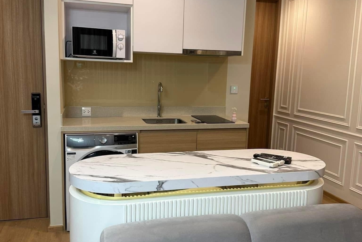 2-Bed 2-Bath 55sqm Condo at Noble Around Sukhumvit 33 near BTS Phrom Phong for Rent 55K THB / Sale 15M THB