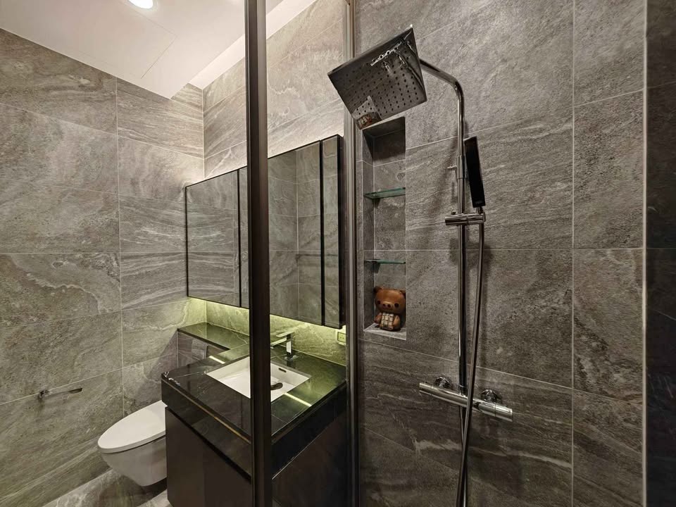 2-Bed 2-Bath 72 sqm THE ESSE Sukhumvit 36 Condo Near BTS Thonglor for Rent 80K THB