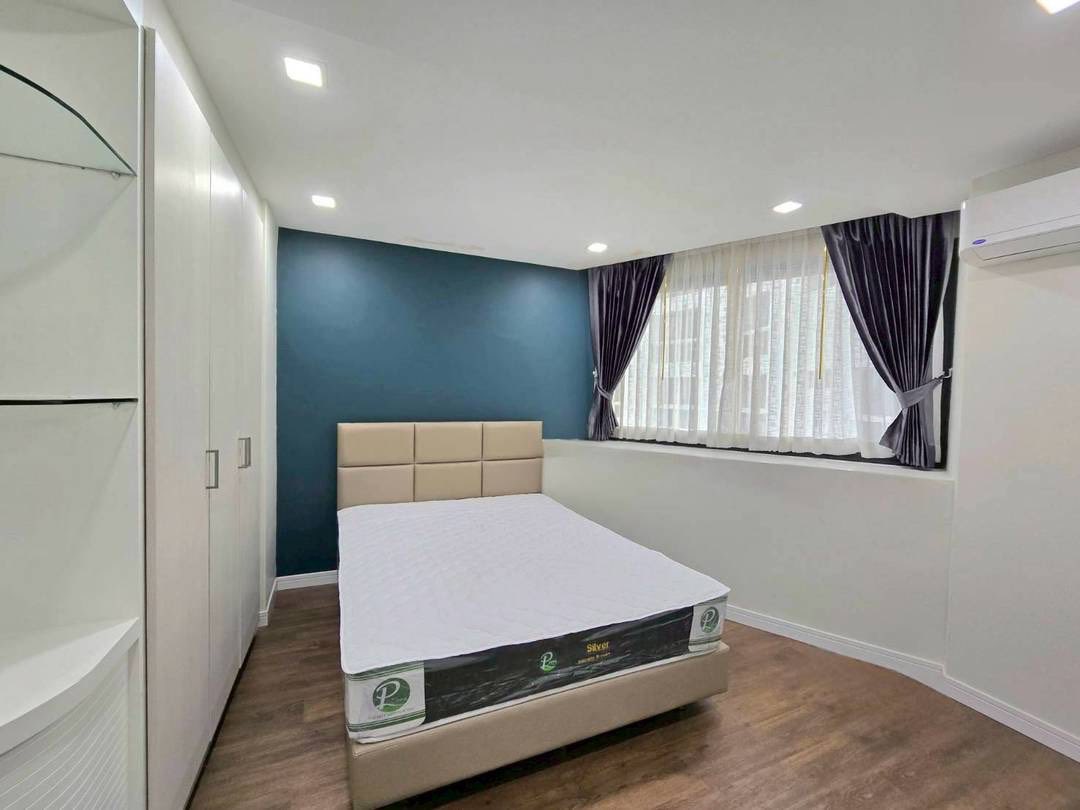 3-Bed 3-Bath 223sqm Condo at President Park Sukhumvit 24 near BTS Phrom Phong for Rent 68K THB