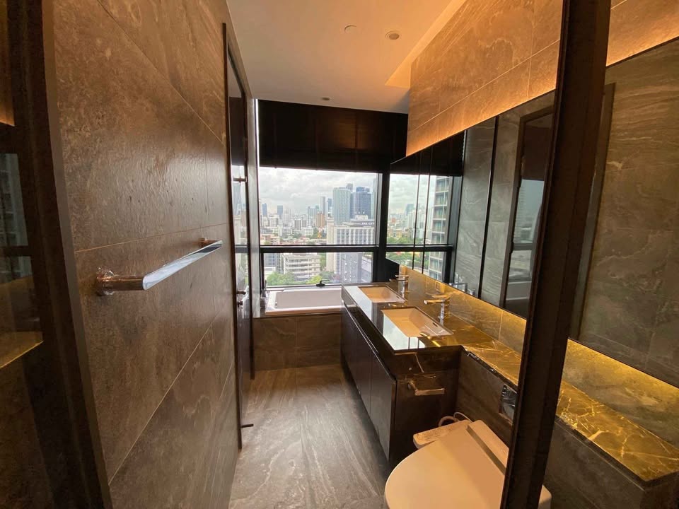 2-Bed 2-Bath 72 sqm THE ESSE Sukhumvit 36 Condo Near BTS Thonglor for Rent 80K THB