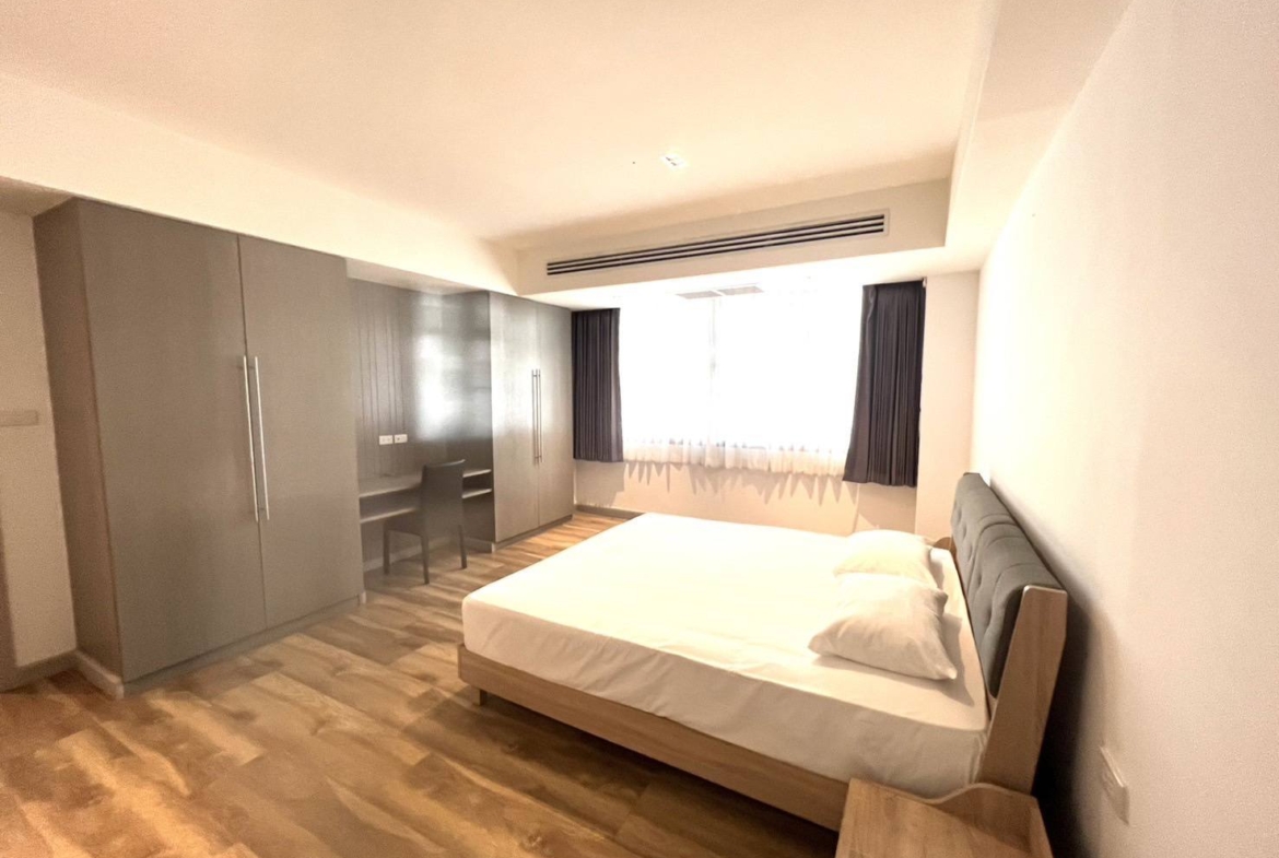 2-Bed 2-Bath 160 sqm Villa Bajaj Condo near BTS Asoke MRT Sukhumvit for Rent 85K THB