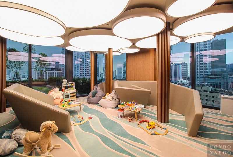 2-Bed 2-Bath 72 sqm THE ESSE Sukhumvit 36 Condo Near BTS Thonglor for Rent 80K THB