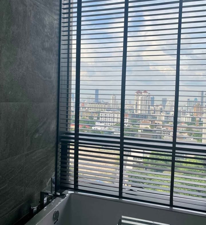 2-Bed 2-Bath 72 sqm THE ESSE Sukhumvit 36 Condo Near BTS Thonglor for Rent 80K THB