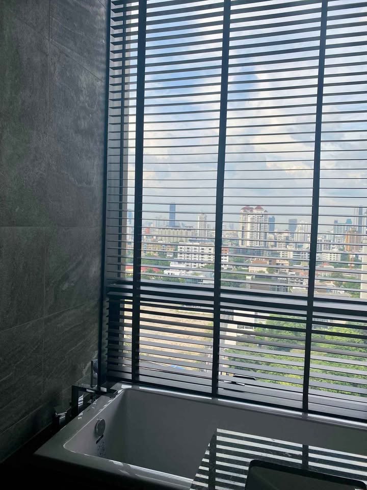 2-Bed 2-Bath 72 sqm THE ESSE Sukhumvit 36 Condo Near BTS Thonglor for Rent 80K THB