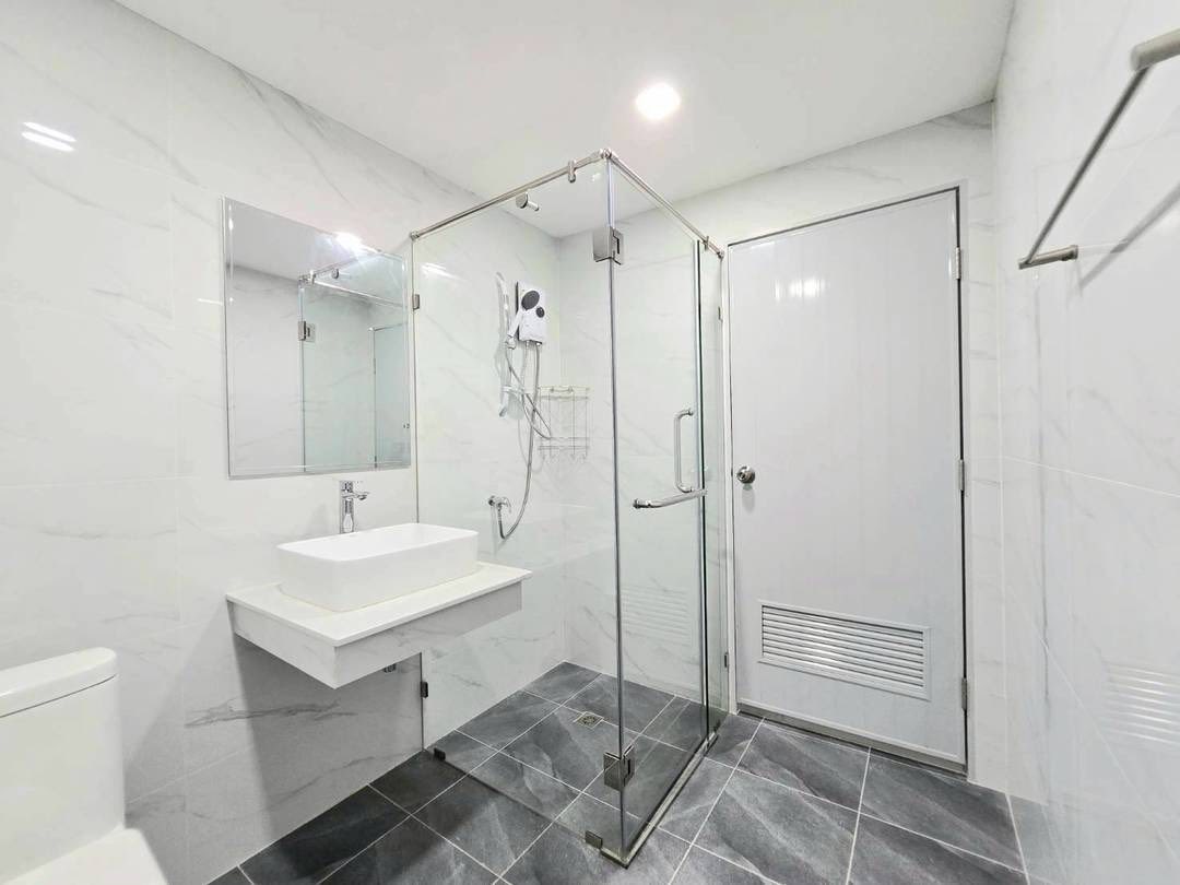 3-Bed 3-Bath 223sqm Condo at President Park Sukhumvit 24 near BTS Phrom Phong for Rent 68K THB