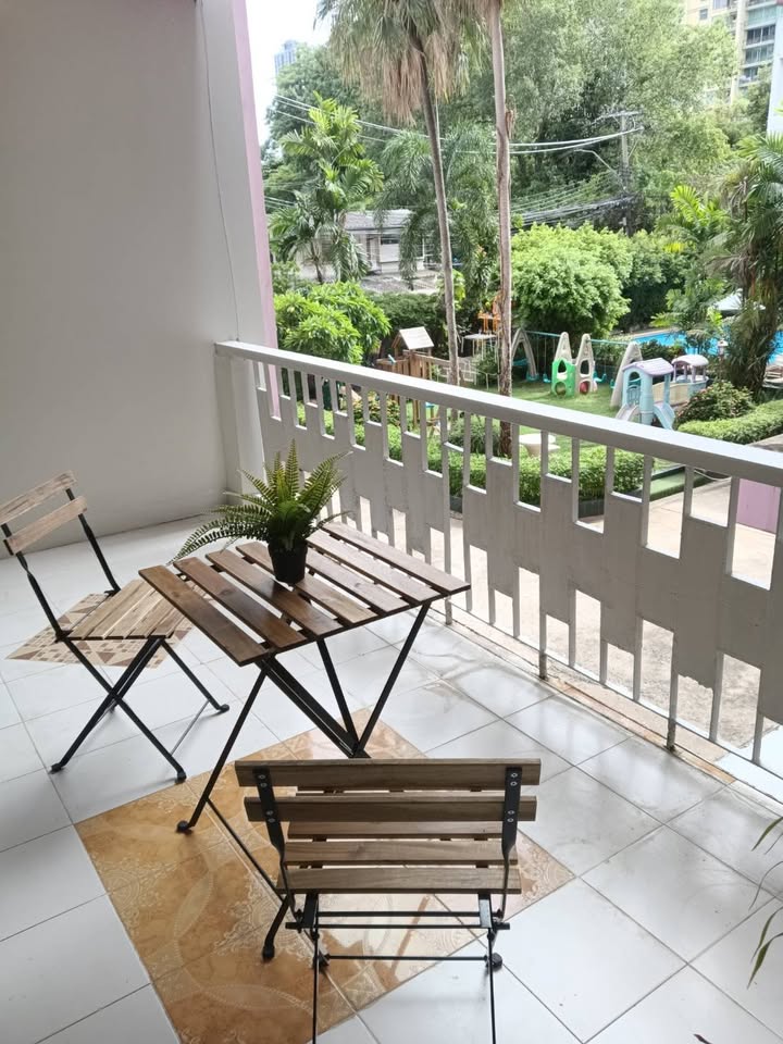 3-Bed 2-Bath 200 sqm Swasdi Mansion Sukhumvit 31 Condo Near Phrom Phong BTS for Rent 55K THB