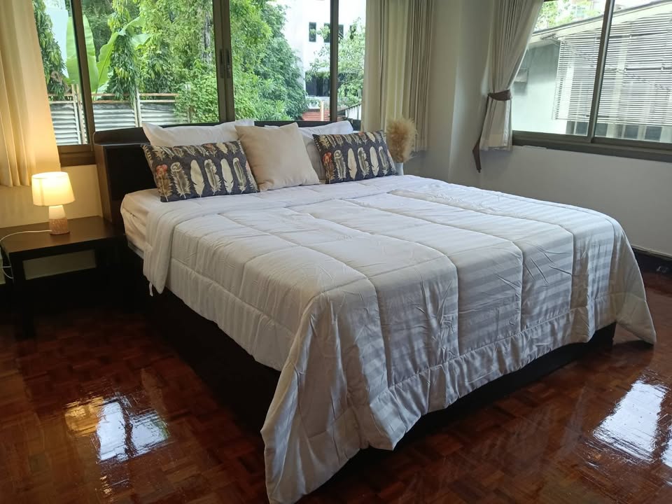3-Bed 2-Bath 200 sqm Swasdi Mansion Sukhumvit 31 Condo Near Phrom Phong BTS for Rent 55K THB