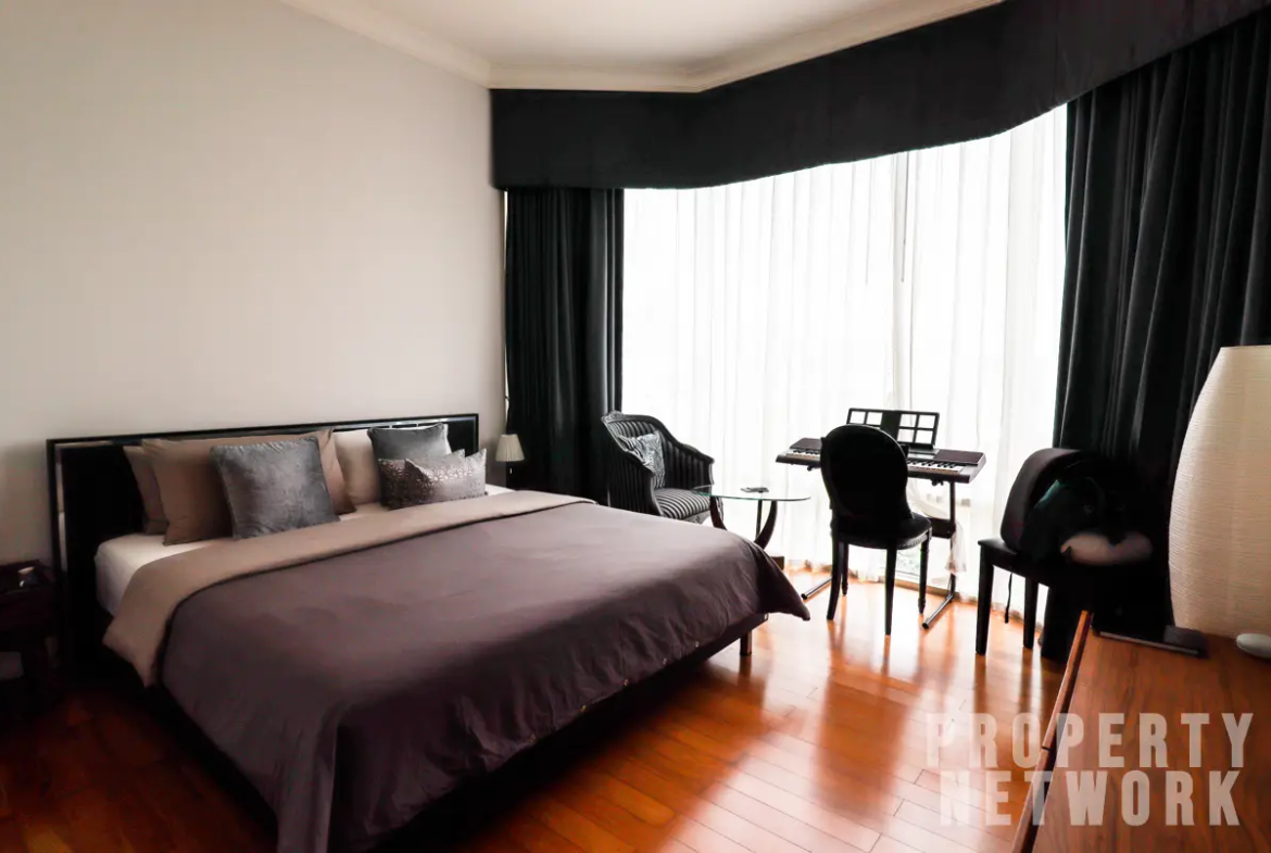 2-Bed 2-Bath 111 sqm Royce Private Residences Condo Near MRT Sukhumvit For Sale 21M THB