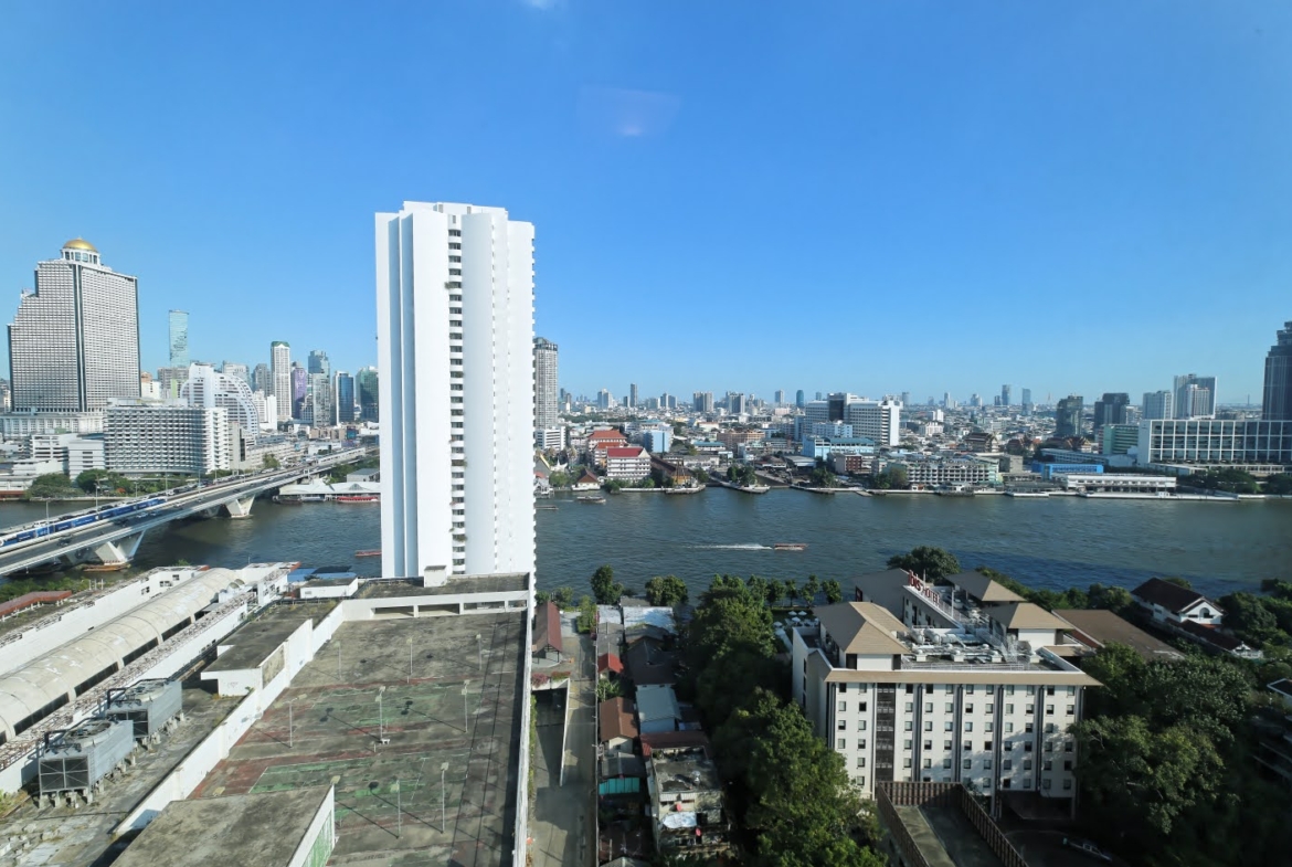 Studio 1-Bath 47 sqm Condo at Baan Sathorn Chaopraya Near BTS Saphan Taksin for Rent 13,000 THB / Sale 4.5M THB