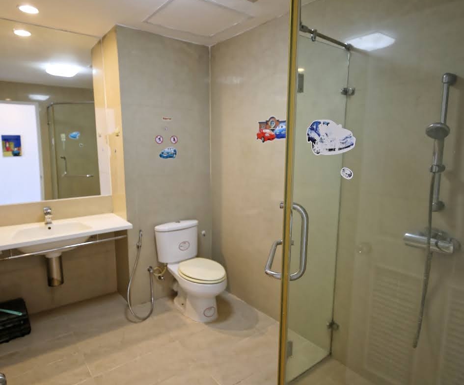 Studio 1-Bath 47 sqm Condo at Baan Sathorn Chaopraya Near BTS Saphan Taksin for Rent 13,000 THB / Sale 4.5M THB