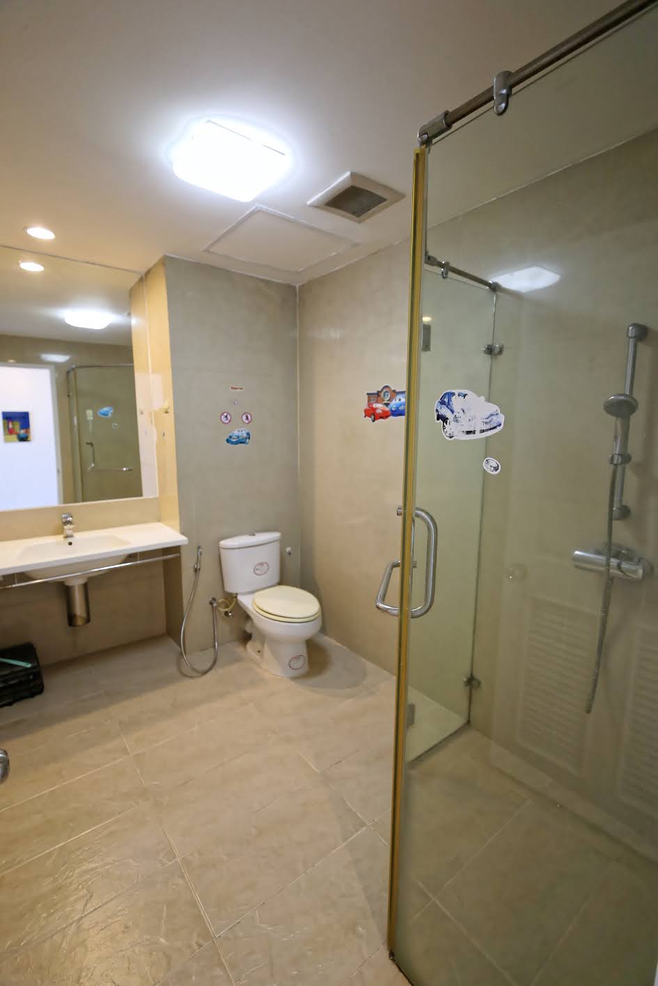 Studio 1-Bath 47 sqm Condo at Baan Sathorn Chaopraya Near BTS Saphan Taksin for Rent 13,000 THB / Sale 4.5M THB