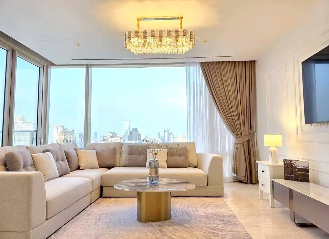 2-Bed 3-Bath 117 sqm Four Seasons Condo Near BTS Saphan Taksin for Rent 300K THB