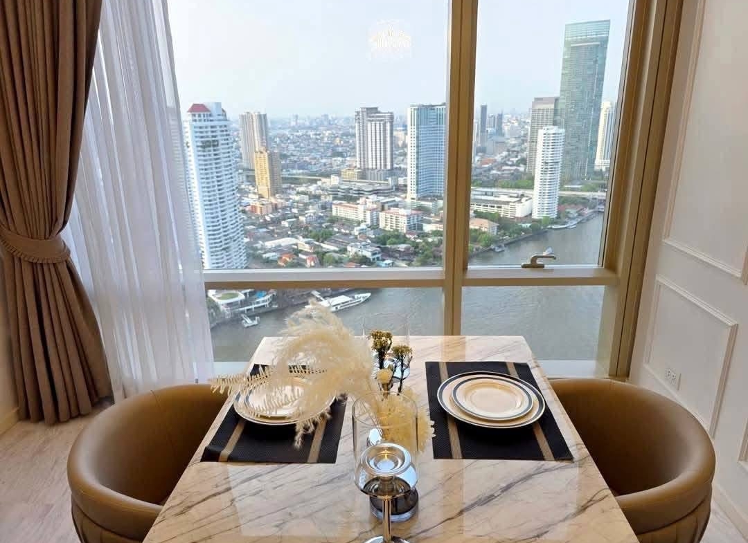 2-Bed 3-Bath 117 sqm Four Seasons Condo Near BTS Saphan Taksin for Rent 300K THB
