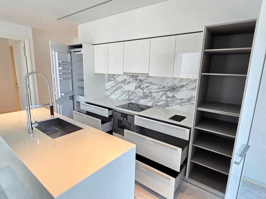 2-Bed 3-Bath 117 sqm Four Seasons Condo Near BTS Saphan Taksin for Rent 300K THB