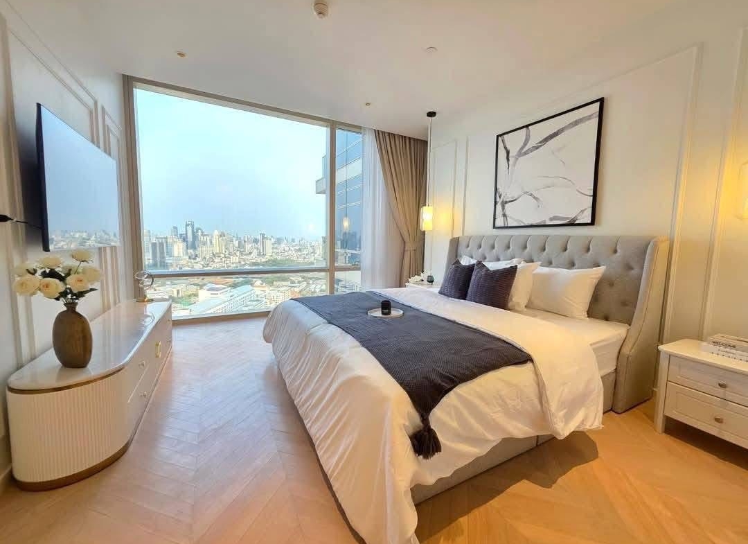2-Bed 3-Bath 117 sqm Four Seasons Condo Near BTS Saphan Taksin for Rent 300K THB
