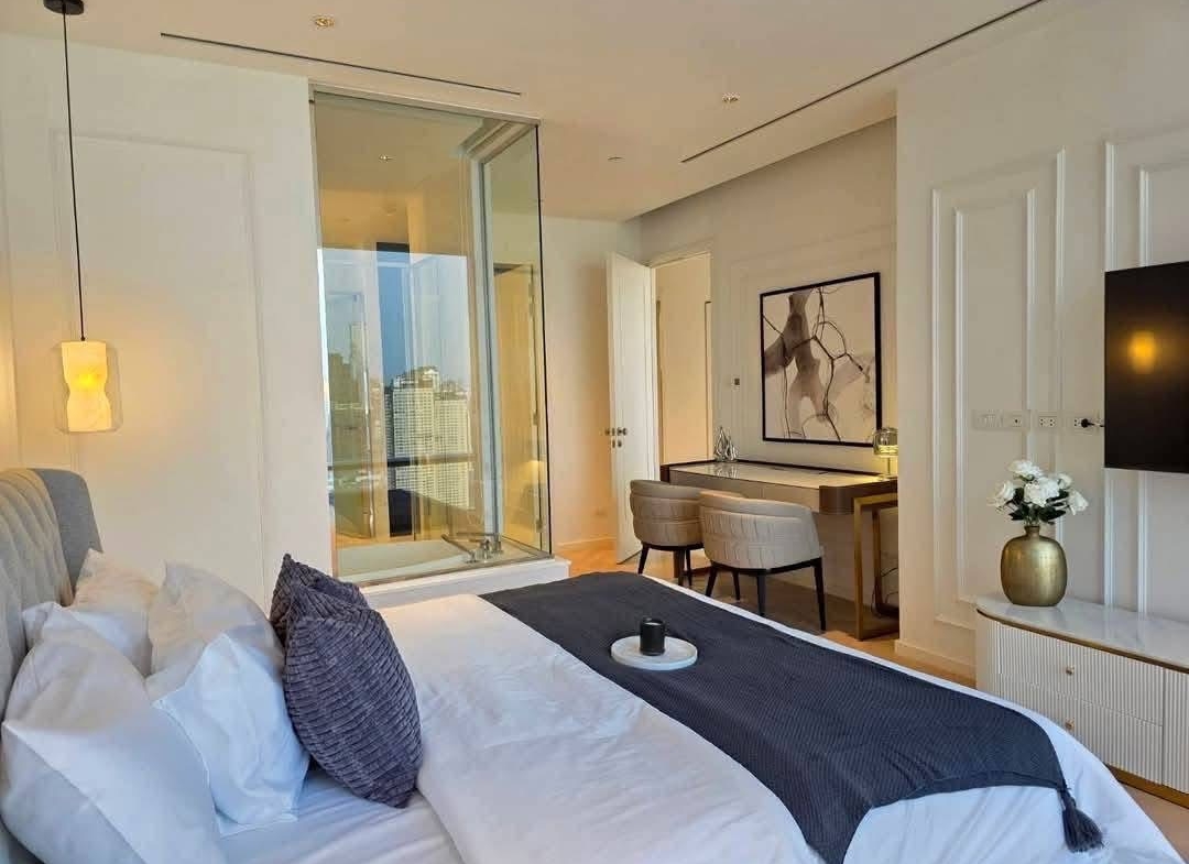 2-Bed 3-Bath 117 sqm Four Seasons Condo Near BTS Saphan Taksin for Rent 300K THB