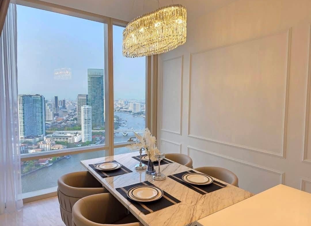 2-Bed 3-Bath 117 sqm Four Seasons Condo Near BTS Saphan Taksin for Rent 300K THB