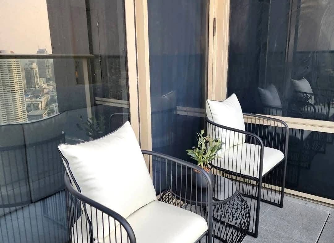 2-Bed 3-Bath 117 sqm Four Seasons Condo Near BTS Saphan Taksin for Rent 300K THB
