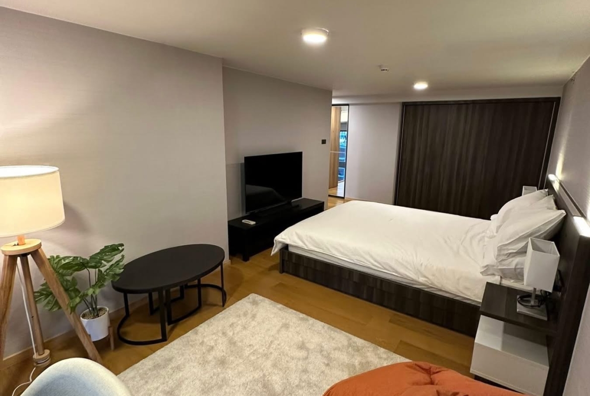 3-Bed 2-Bath 130 sqm Siamese Exclusive Sukhumvit 31 Condo Near BTS Phrom Phong for Rent 140K THB