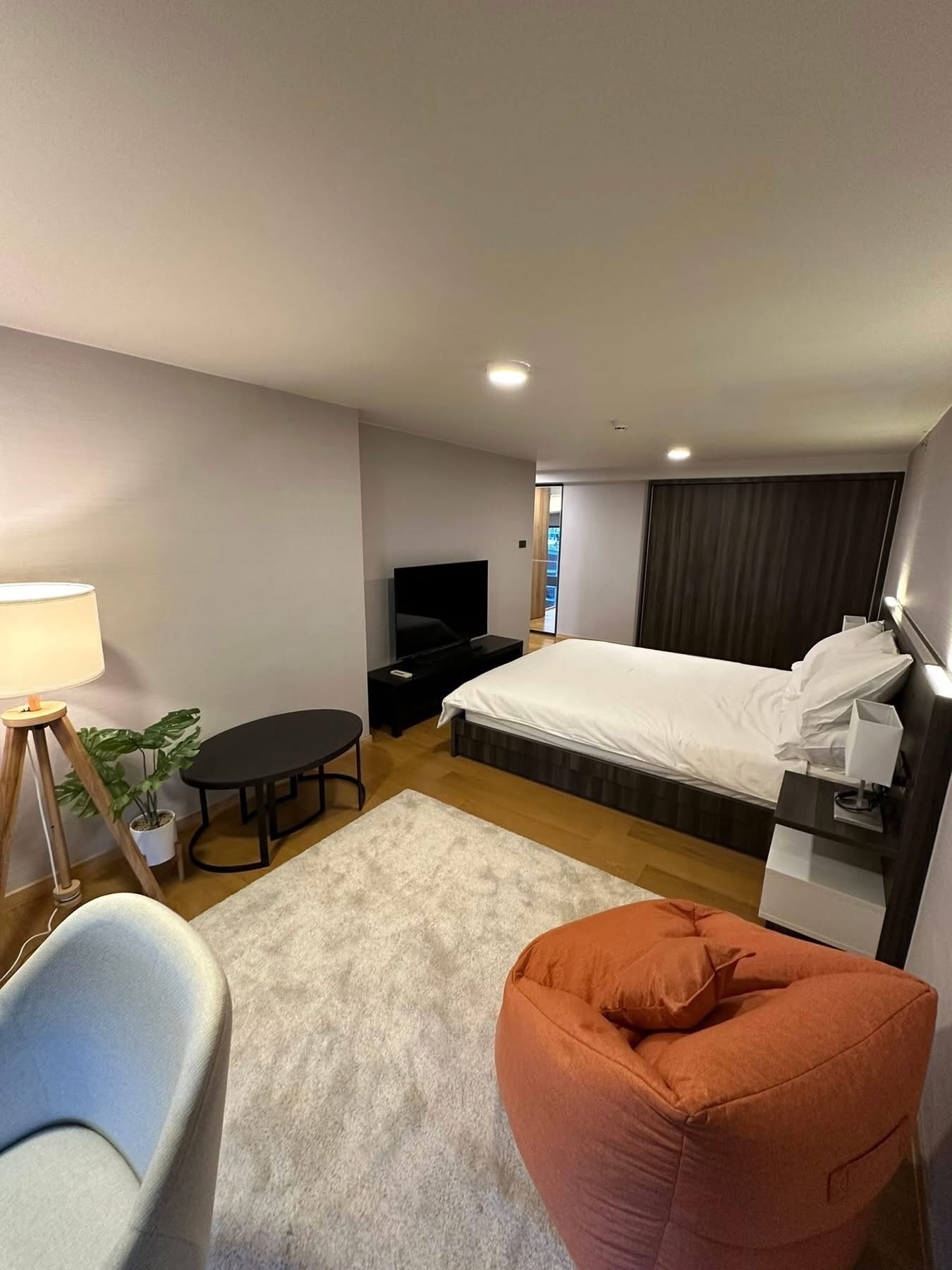 3-Bed 2-Bath 130 sqm Siamese Exclusive Sukhumvit 31 Condo Near BTS Phrom Phong for Rent 140K THB