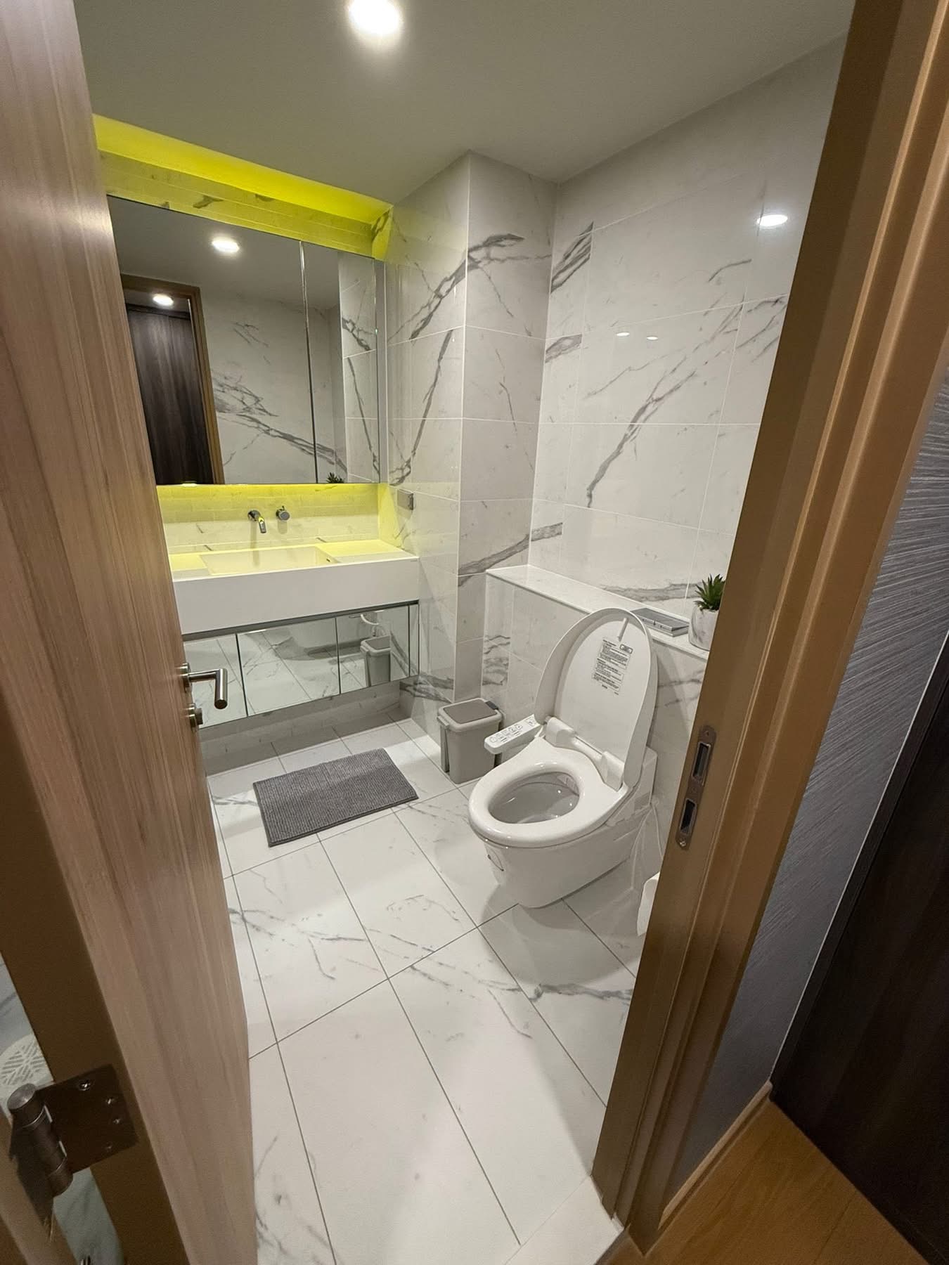 3-Bed 2-Bath 130 sqm Siamese Exclusive Sukhumvit 31 Condo Near BTS Phrom Phong for Rent 140K THB