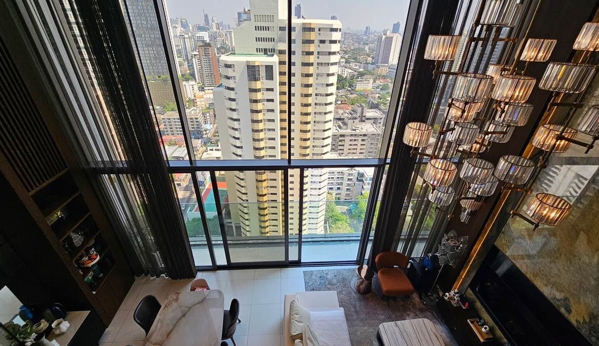 2-Bed 2-Bath 96 sqm Fullerton Sukhumvit Condo near BTS Ekkamai for Sale 19M THB