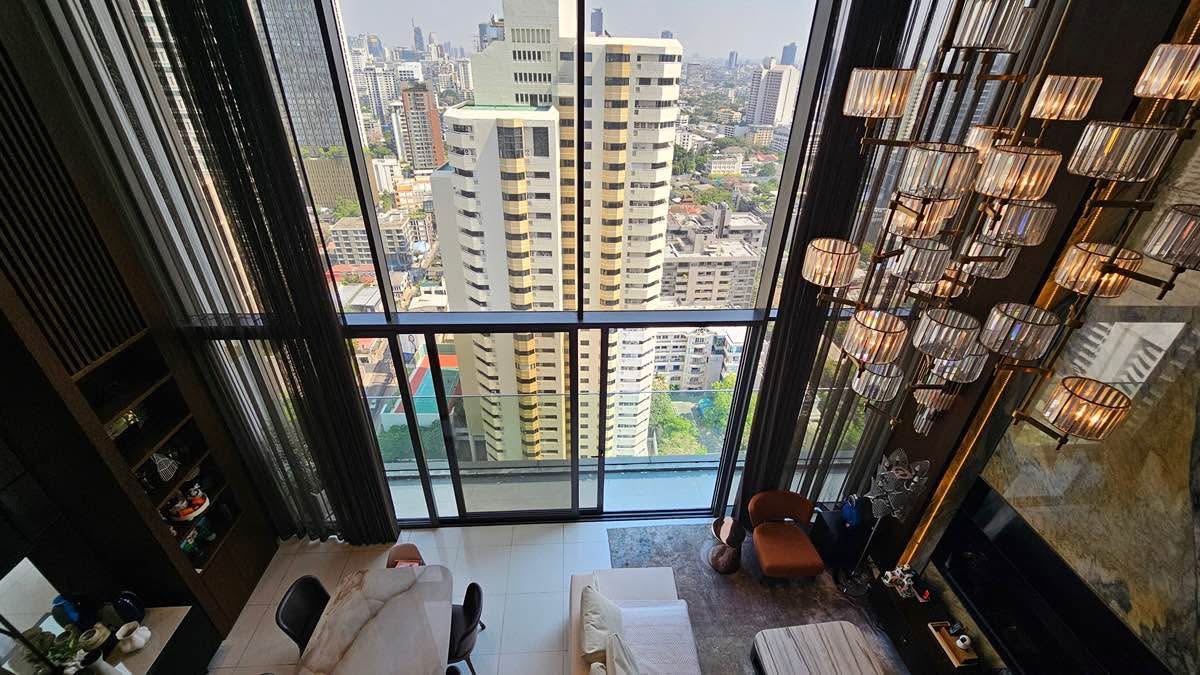 2-Bed 2-Bath 96 sqm Fullerton Sukhumvit Condo near BTS Ekkamai for Sale 19M THB