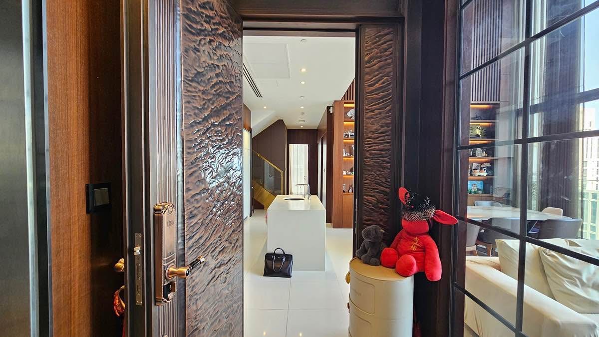 2-Bed 2-Bath 96 sqm Fullerton Sukhumvit Condo near BTS Ekkamai for Sale 19M THB