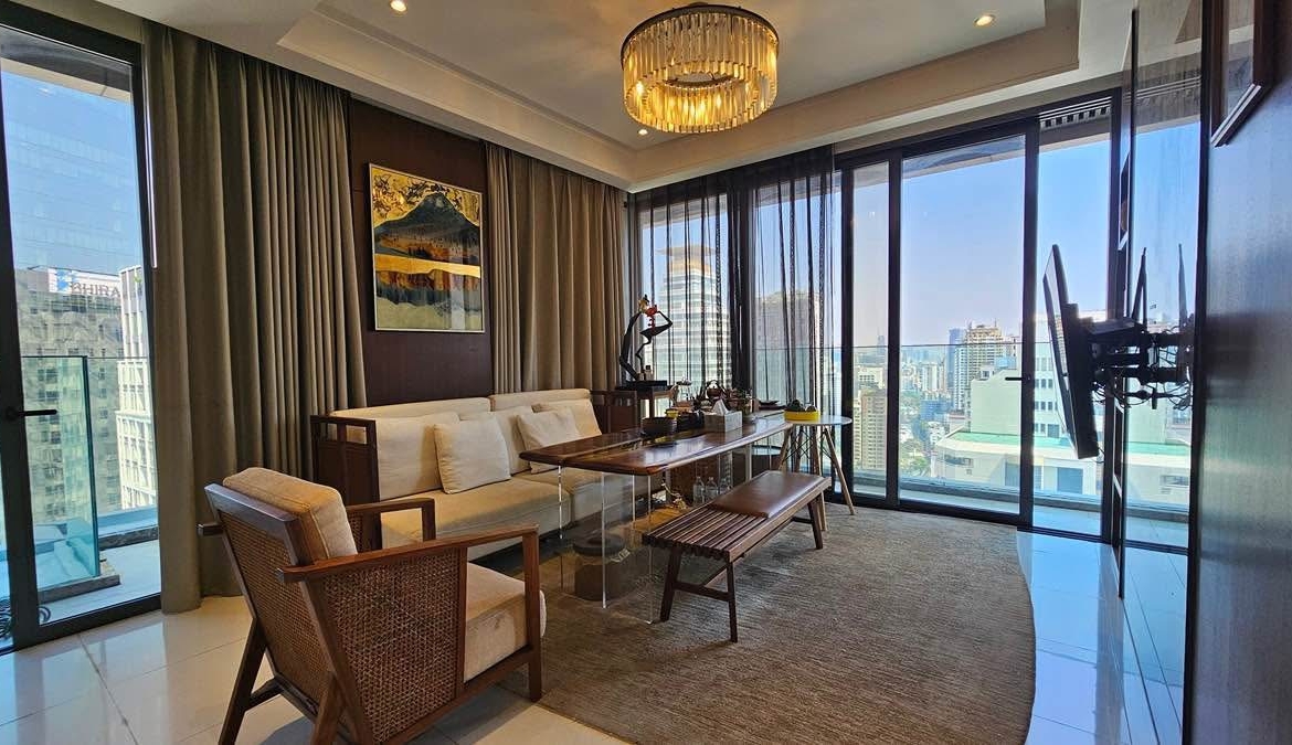 2-Bed 2-Bath 96 sqm Fullerton Sukhumvit Condo near BTS Ekkamai for Sale 19M THB