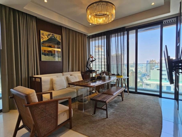 2-Bed 2-Bath 96 sqm Fullerton Sukhumvit Condo near BTS Ekkamai for Sale 19M THB