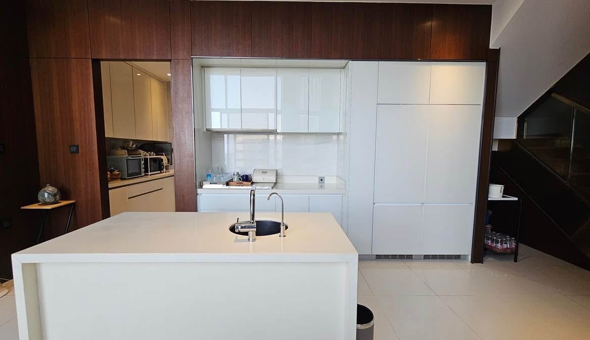 2-Bed 2-Bath 96 sqm Fullerton Sukhumvit Condo near BTS Ekkamai for Sale 19M THB