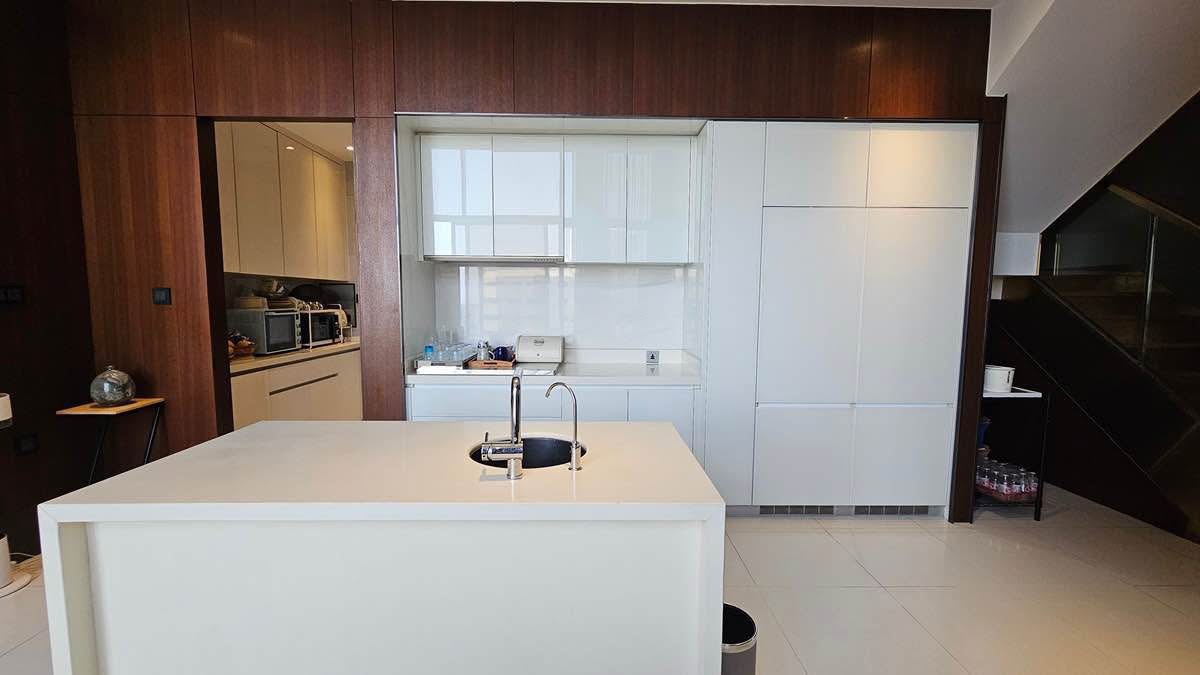 2-Bed 2-Bath 96 sqm Fullerton Sukhumvit Condo near BTS Ekkamai for Sale 19M THB
