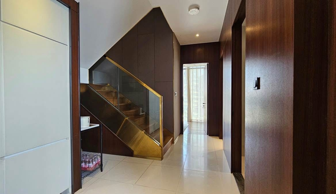 2-Bed 2-Bath 96 sqm Fullerton Sukhumvit Condo near BTS Ekkamai for Sale 19M THB