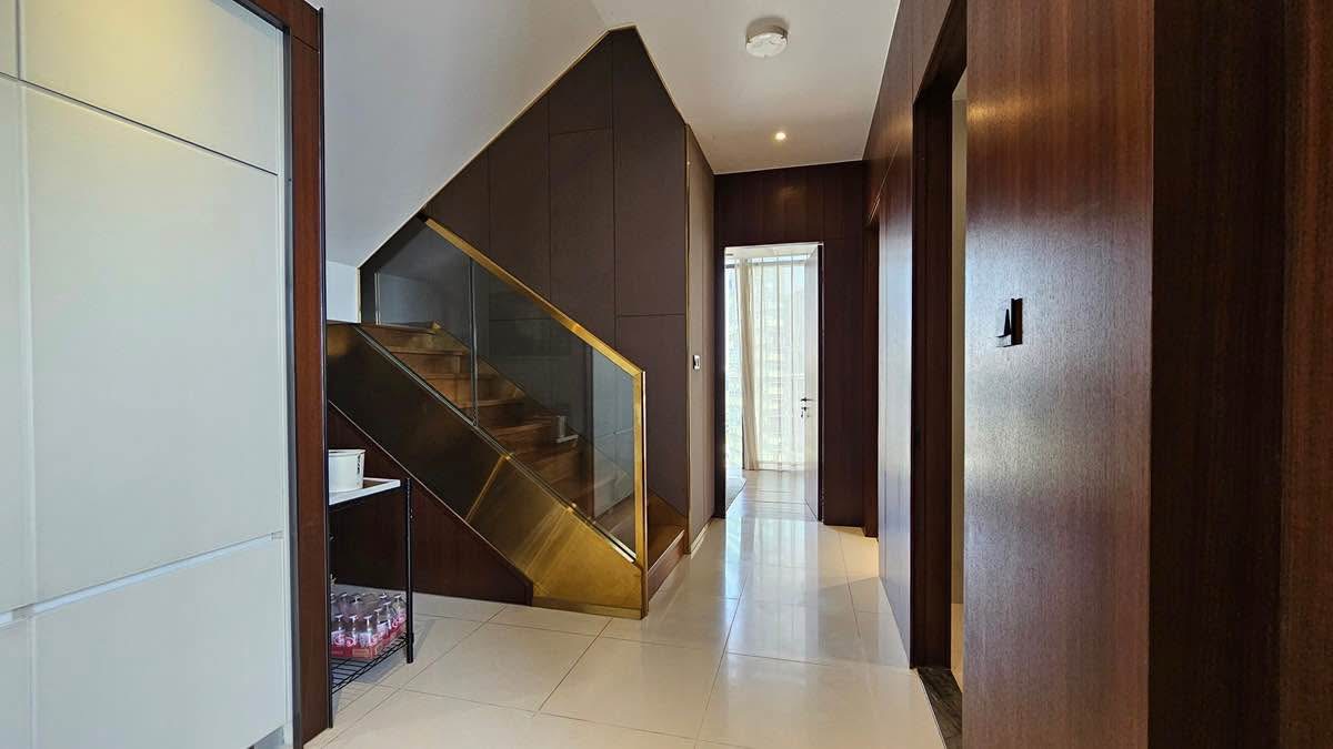 2-Bed 2-Bath 96 sqm Fullerton Sukhumvit Condo near BTS Ekkamai for Sale 19M THB