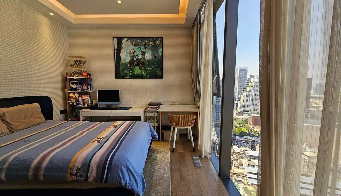 2-Bed 2-Bath 96 sqm Fullerton Sukhumvit Condo near BTS Ekkamai for Sale 19M THB
