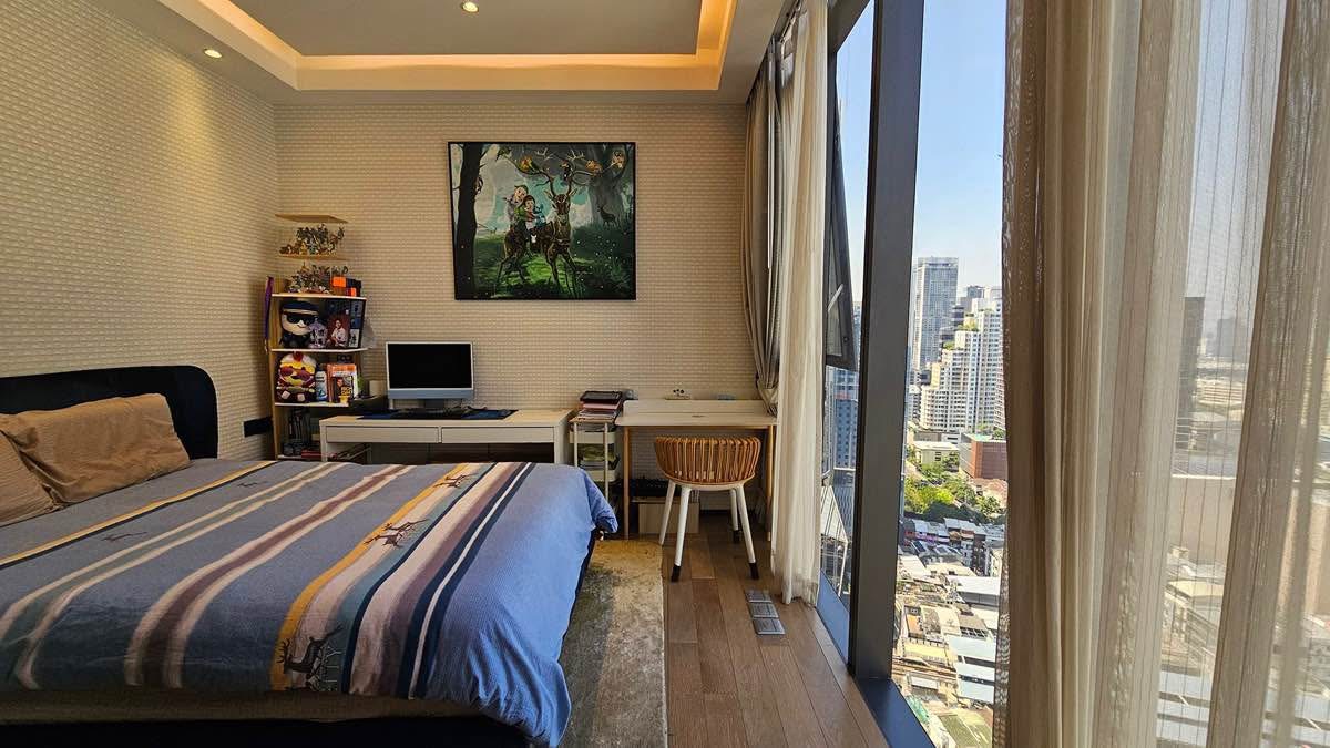 2-Bed 2-Bath 96 sqm Fullerton Sukhumvit Condo near BTS Ekkamai for Sale 19M THB