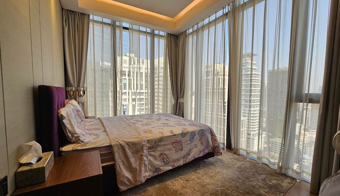2-Bed 2-Bath 96 sqm Fullerton Sukhumvit Condo near BTS Ekkamai for Sale 19M THB