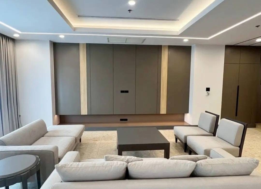 4-Bed 3-Bath 230 sqm Royal Residence Park Condo Near BTS Ploenchit MRT Lumpini for Rent 175K THB