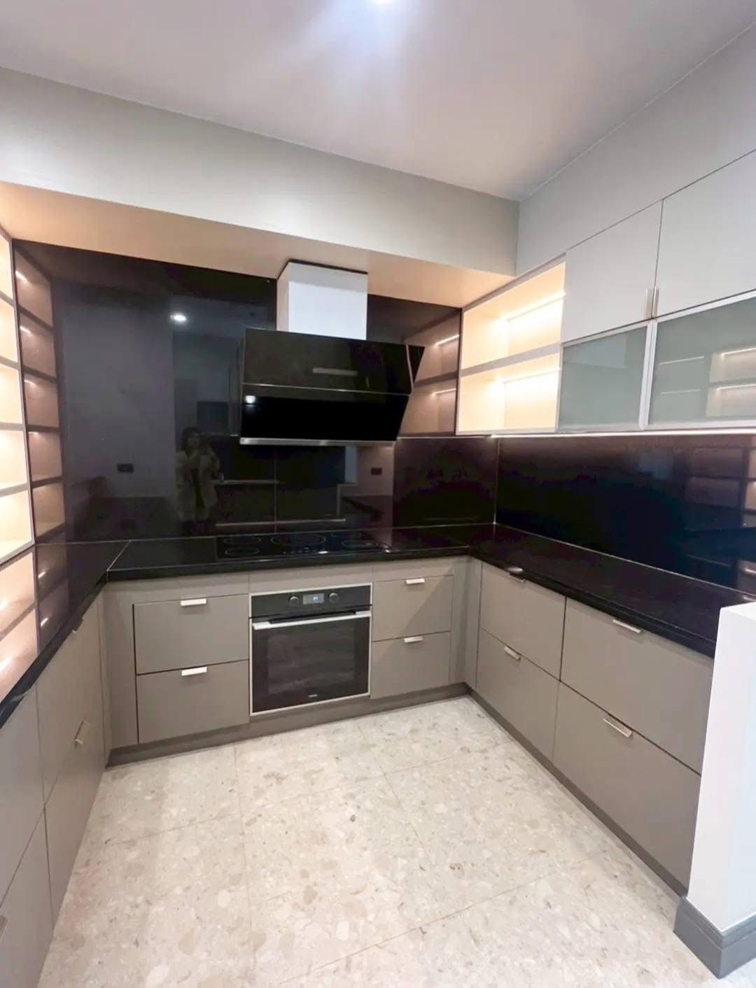 4-Bed 3-Bath 230 sqm Royal Residence Park Condo Near BTS Ploenchit MRT Lumpini for Rent 175K THB