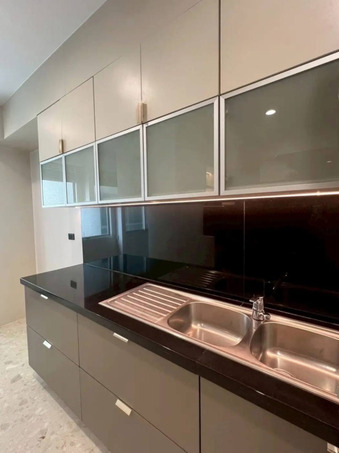 4-Bed 3-Bath 230 sqm Royal Residence Park Condo Near BTS Ploenchit MRT Lumpini for Rent 175K THB