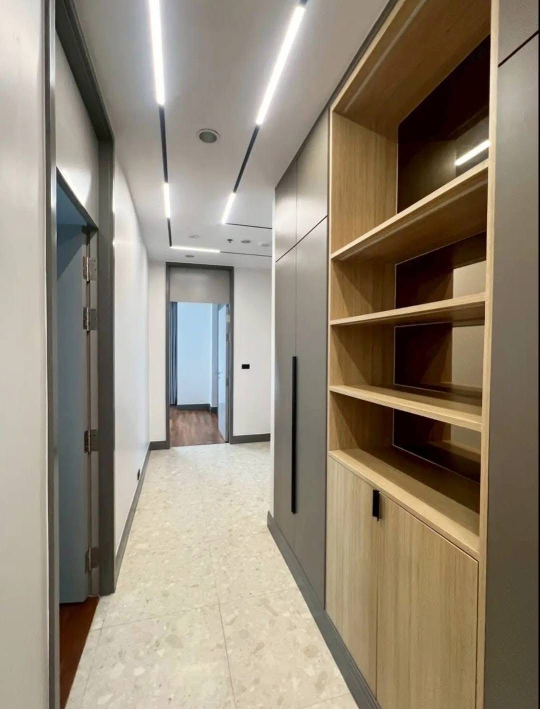 4-Bed 3-Bath 230 sqm Royal Residence Park Condo Near BTS Ploenchit MRT Lumpini for Rent 175K THB