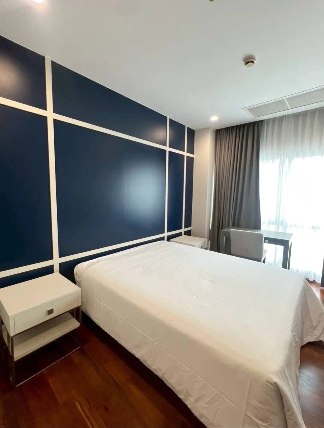 4-Bed 3-Bath 230 sqm Royal Residence Park Condo Near BTS Ploenchit MRT Lumpini for Rent 175K THB
