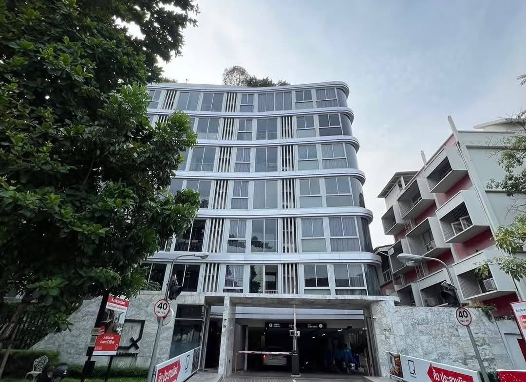 2-Bed 1-Bath 60 sqm Condo at Q Prasarnmit Near BTS Asok for Rent 45-50K THB