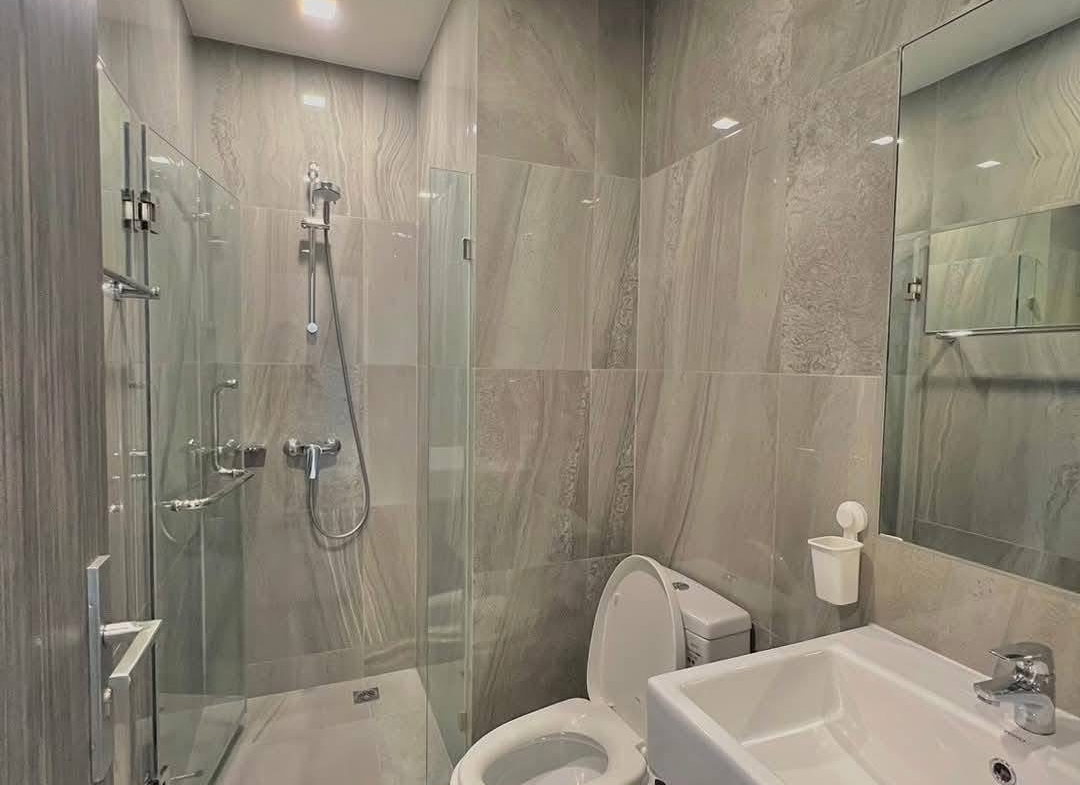 2-Bed 1-Bath 60 sqm Condo at Q Prasarnmit Near BTS Asok for Rent 45-50K THB