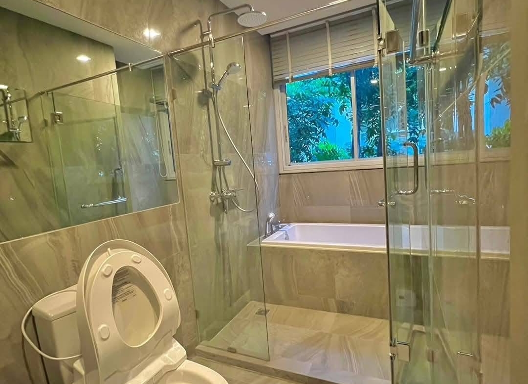 2-Bed 1-Bath 60 sqm Condo at Q Prasarnmit Near BTS Asok for Rent 45-50K THB