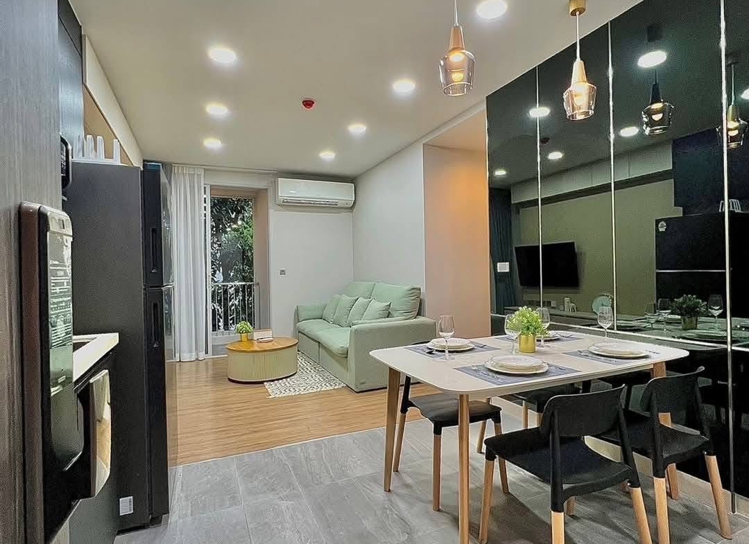 2-Bed 1-Bath 60 sqm Condo at Q Prasarnmit Near BTS Asok for Rent 45-50K THB