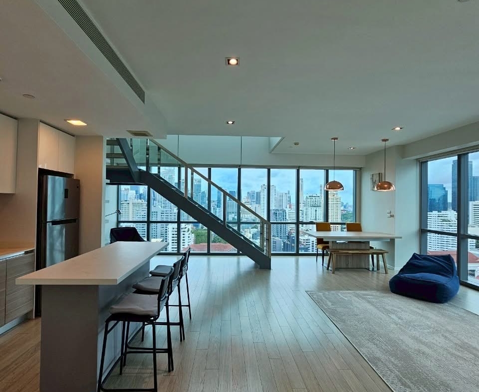 2-Bed 2-Bath 120 sqm The Room Asoke 21 Condo Near BTS Asoke MRT Sukhumvit for Rent 80K THB