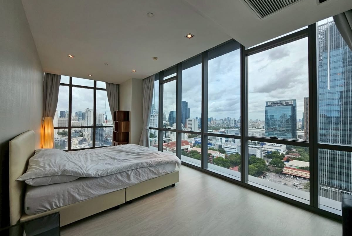2-Bed 2-Bath 120 sqm The Room Asoke 21 Condo Near BTS Asoke MRT Sukhumvit for Rent 80K THB