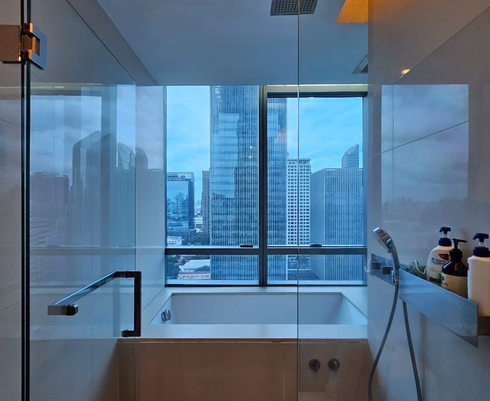 2-Bed 2-Bath 120 sqm The Room Asoke 21 Condo Near BTS Asoke MRT Sukhumvit for Rent 80K THB
